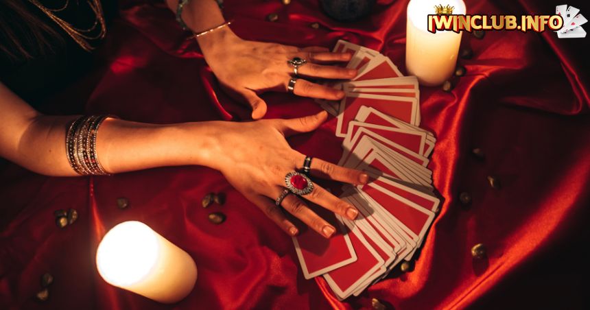 Mỗi lá bài Tarot đều mang một ý nghĩa đặc biệt