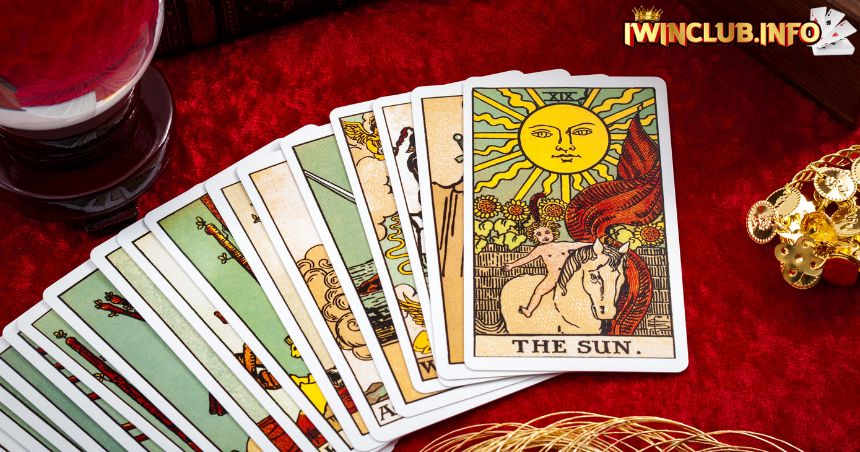 Trong tarot có 2 lá loại bài chính